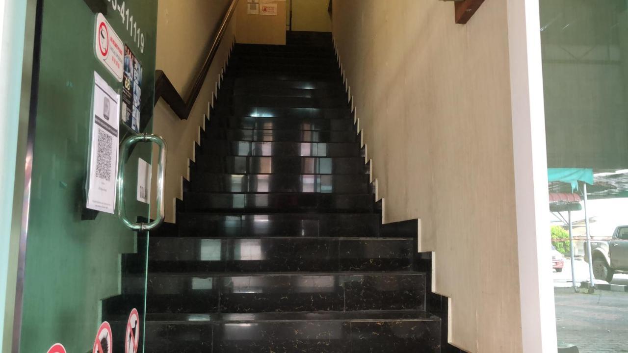 Super Oyo 90668 Joy Inn Miri Extérieur photo